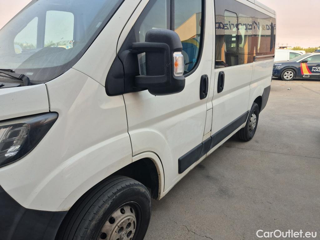  Peugeot  Boxer PEUGEOT  / 2014 / 4P / combi Combi 5/9 Pl 330 L1H1 BlueHDi 88KW (120)  #22