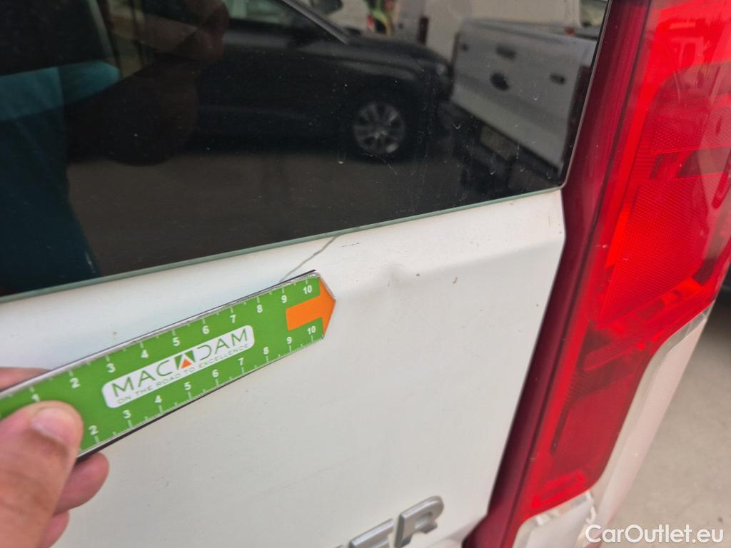  Peugeot  Boxer PEUGEOT  / 2014 / 4P / combi Combi 5/9 Pl 330 L1H1 BlueHDi 88KW (120)  #43