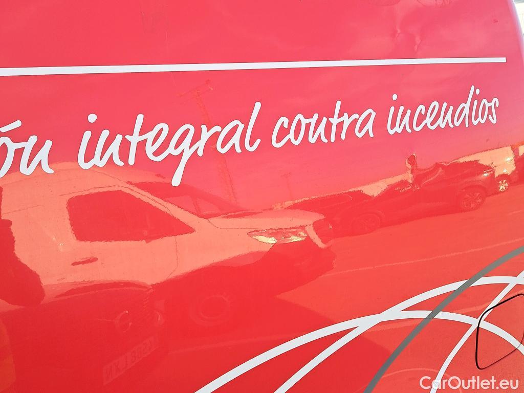  Volkswagen  Caddy VOLKSWAGEN  / 2015 / 4P / furgón derivado de turismo Business 2.0 TDI 75kW (102CV) BMT #40