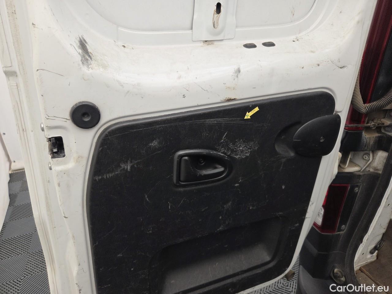  Renault  Trafic 1.6 dCi 95CP L2 Authentique #56