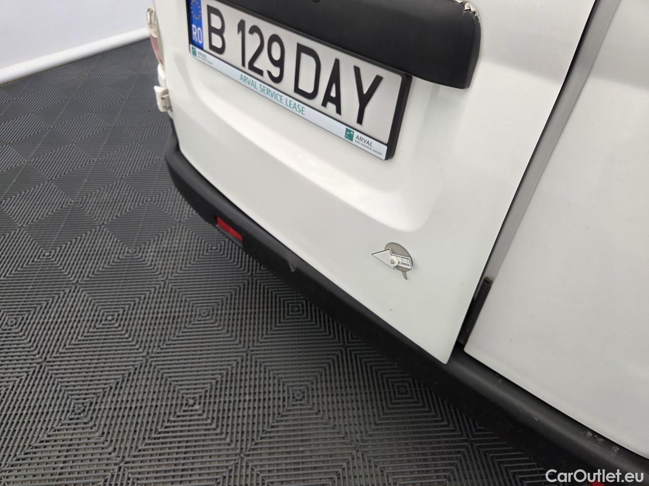  Nissan  NV400 Baterie 40kW / Motor 108CP Visia #28