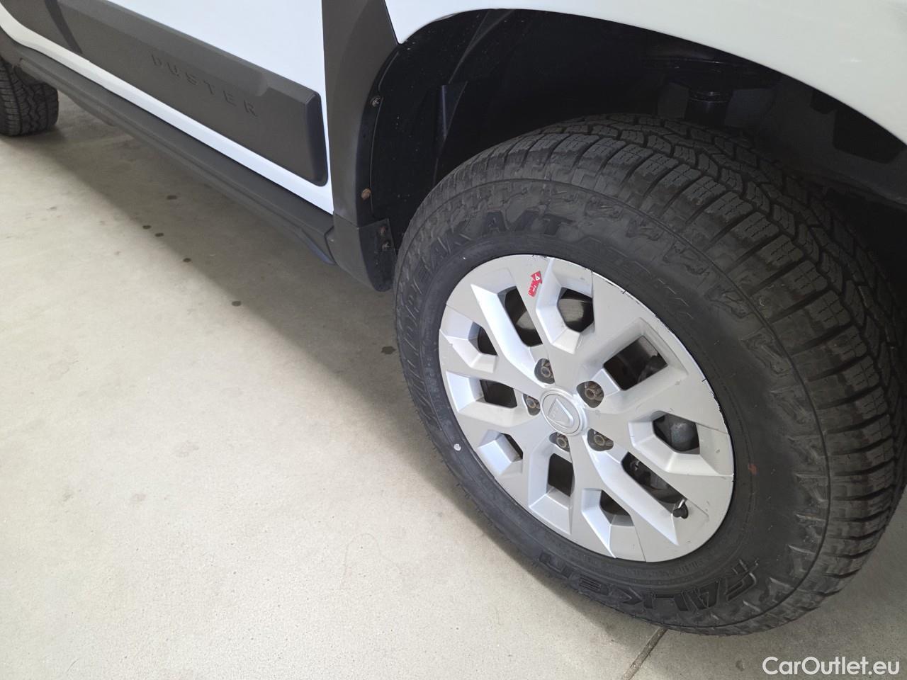  Dacia  Duster 1.5 Blue dCi 115CP Comfort 4WD #4