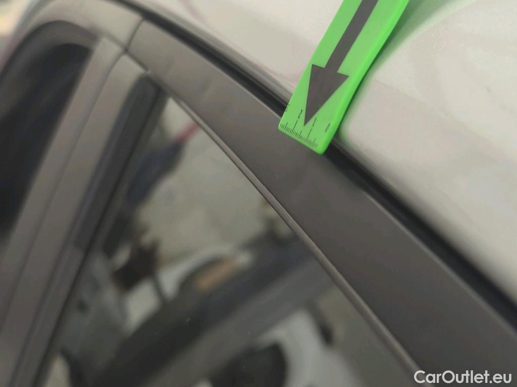  Toyota  Corolla 1.8 Hybrid Dynamic HSD E-CVT #28