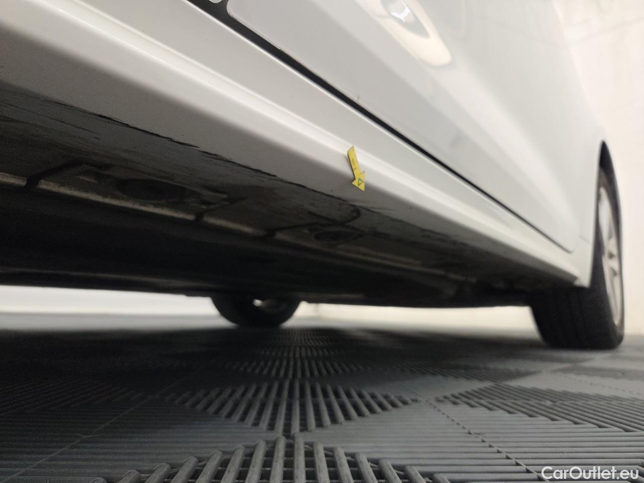  Toyota  Corolla 1.8 Hybrid Dynamic HSD TS E-CVT #9