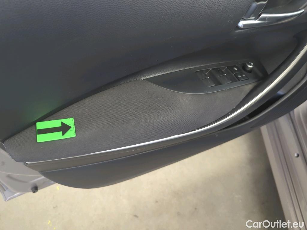  Toyota  Corolla 1.8 Hybrid Dynamic HSD E-CVT #20