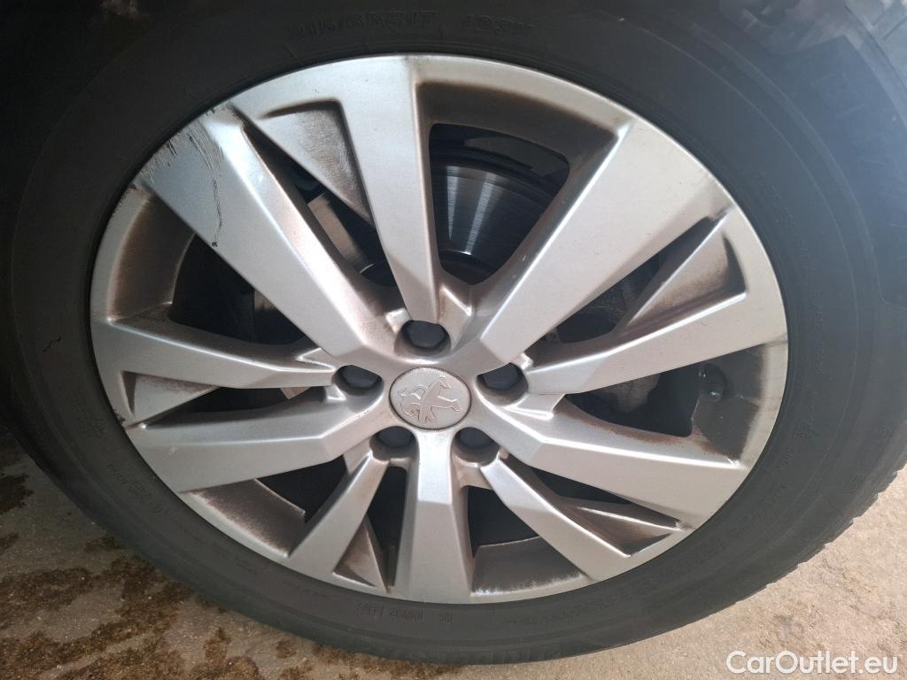  Peugeot  5008  Active Pack 1.5 HDi 130CV BVA8 7 Sieges E6d #2