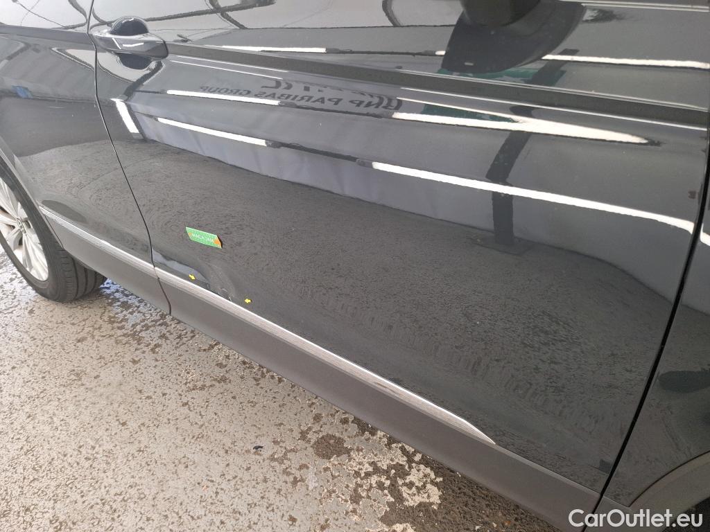  Volkswagen  Tiguan VOLKSWAGEN  / 2020 / 5P / SUV 1.4 eHybrid 245 DSG6 Life Business #1