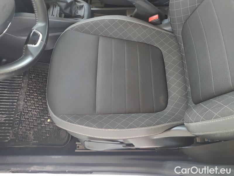  Skoda  Fabia  Combi (2015) Com.1.0TSI 70 Ambition 5d #25