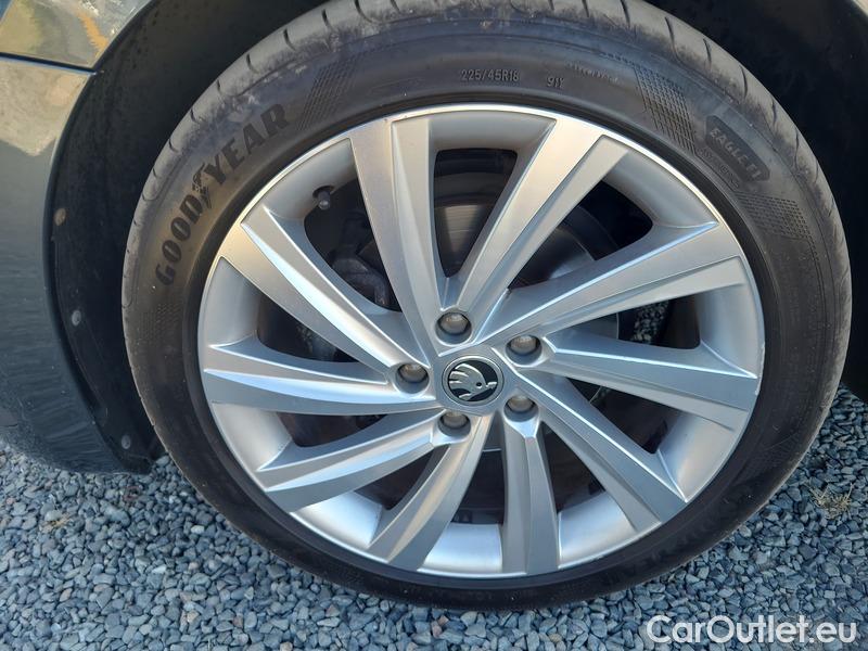  Skoda  Octavia  Lim. (NX3)(2020) Oct. 2.0TDI 110 Style AT 5d #1