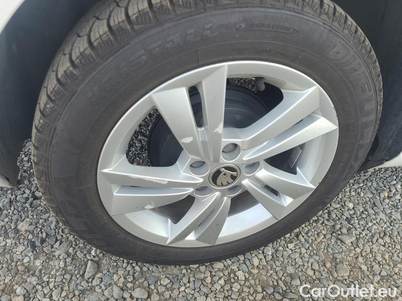  Skoda  Fabia  Combi (2015) Com.1.0TSI 70 Ambition 5d #10