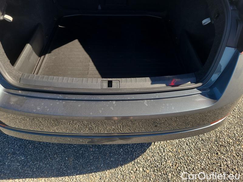  Skoda  Octavia  Lim. (NX3)(2020) Oct. 2.0TDI 110 Style AT 5d #8