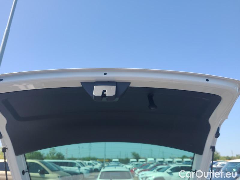  Skoda  Fabia  Combi (2015) Com.1.0TSI 70 Ambition 5d #4