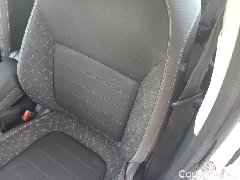  Skoda  Fabia  Combi (2015) Com.1.0TSI 70 Ambition 5d #26