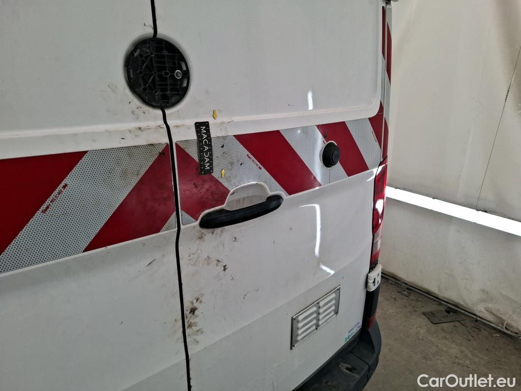  Volkswagen  Crafter VOLKSWAGEN   2017  4P  Fourgon tôlé 2 0 TDI 140 35 L4H3 Procab Business Line #43