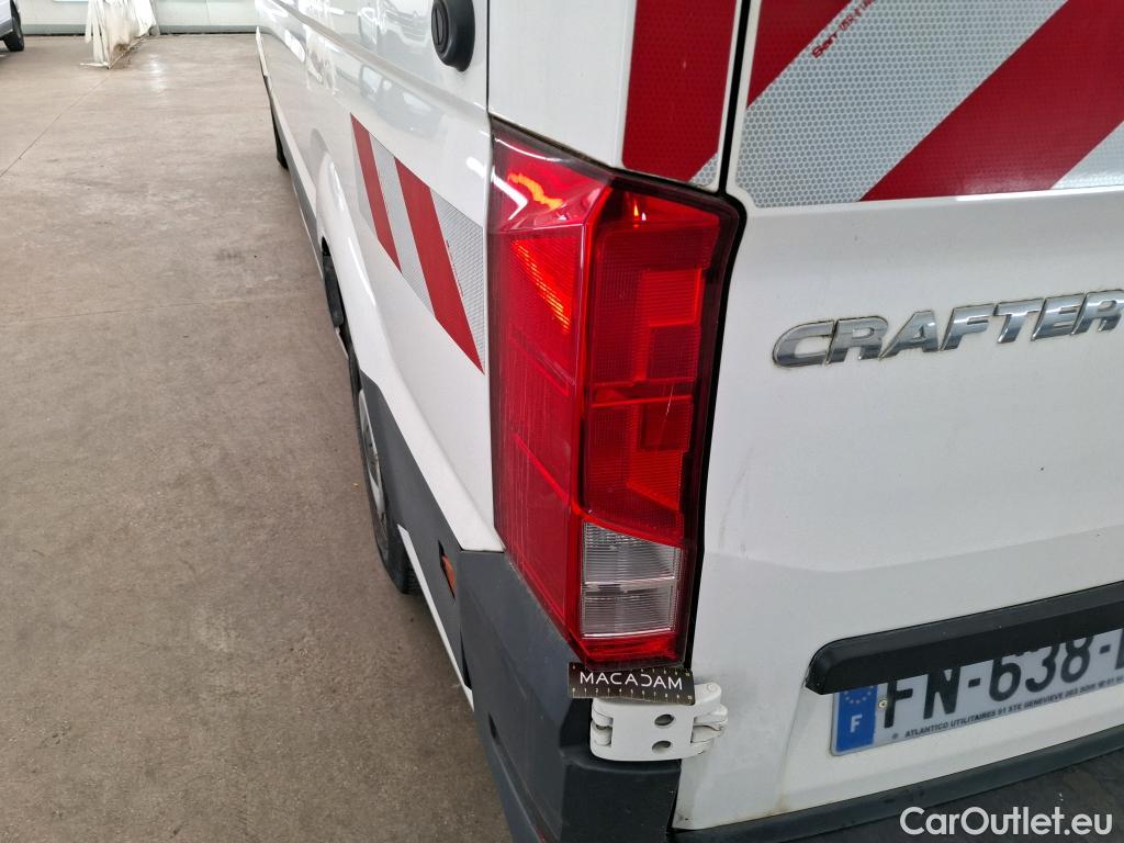  Volkswagen  Crafter VOLKSWAGEN   2017  4P  Fourgon tôlé 2 0 TDI 140 35 L4H3 Procab Business Line #50
