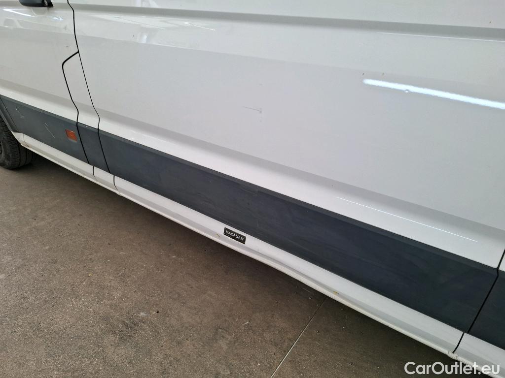  Volkswagen  Crafter VOLKSWAGEN   2017  4P  Fourgon tôlé 2 0 TDI 140 35 L4H3 Procab Business Line #11
