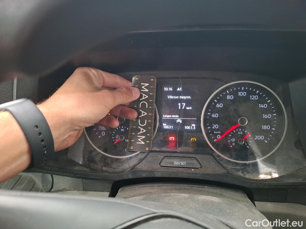  Volkswagen  Crafter VOLKSWAGEN   2017  4P  Fourgon tôlé 2 0 TDI 140 35 L4H3 Procab Business Line #3