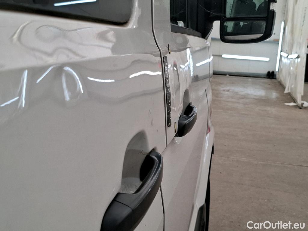  Volkswagen  Crafter VOLKSWAGEN   2017  4P  Fourgon tôlé 2 0 TDI 140 35 L4H3 Procab Business Line #38