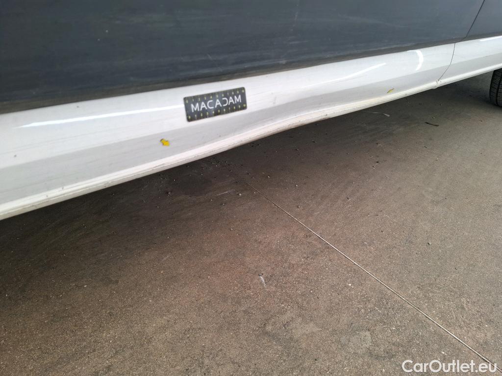  Volkswagen  Crafter VOLKSWAGEN   2017  4P  Fourgon tôlé 2 0 TDI 140 35 L4H3 Procab Business Line #33
