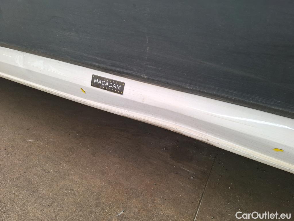  Volkswagen  Crafter VOLKSWAGEN   2017  4P  Fourgon tôlé 2 0 TDI 140 35 L4H3 Procab Business Line #12