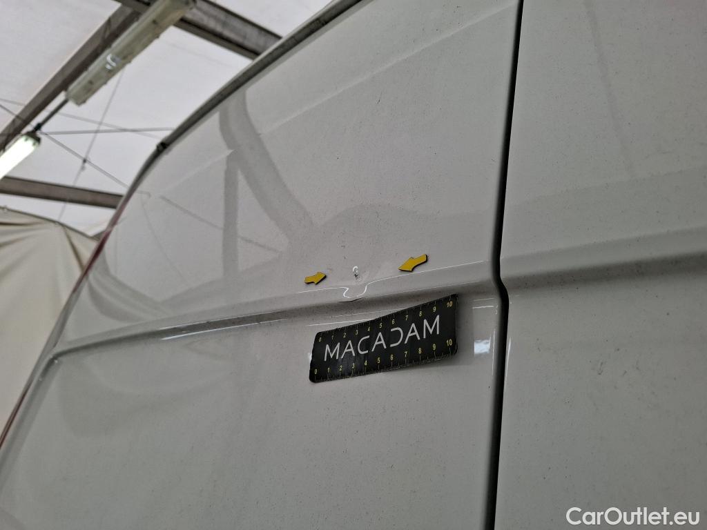  Volkswagen  Crafter VOLKSWAGEN   2017  4P  Fourgon tôlé 2 0 TDI 140 35 L4H3 Procab Business Line #42