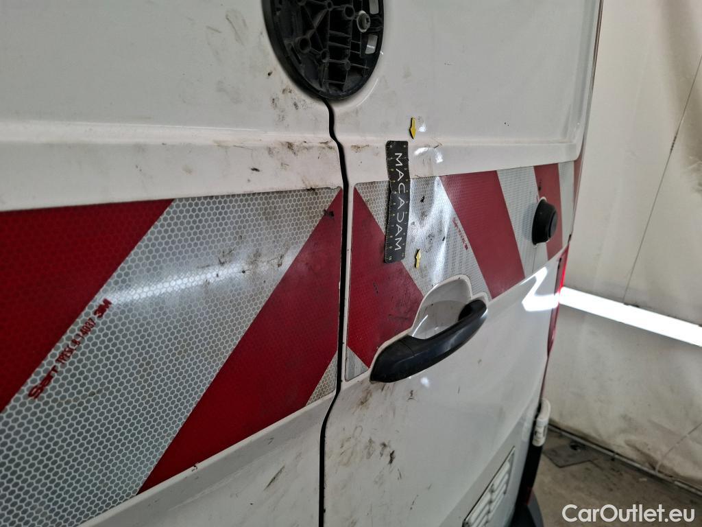  Volkswagen  Crafter VOLKSWAGEN   2017  4P  Fourgon tôlé 2 0 TDI 140 35 L4H3 Procab Business Line #44