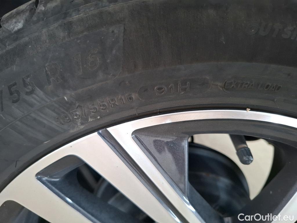  Peugeot  208  Style 1.2 PureTech 75CV BVM5 E6d #14