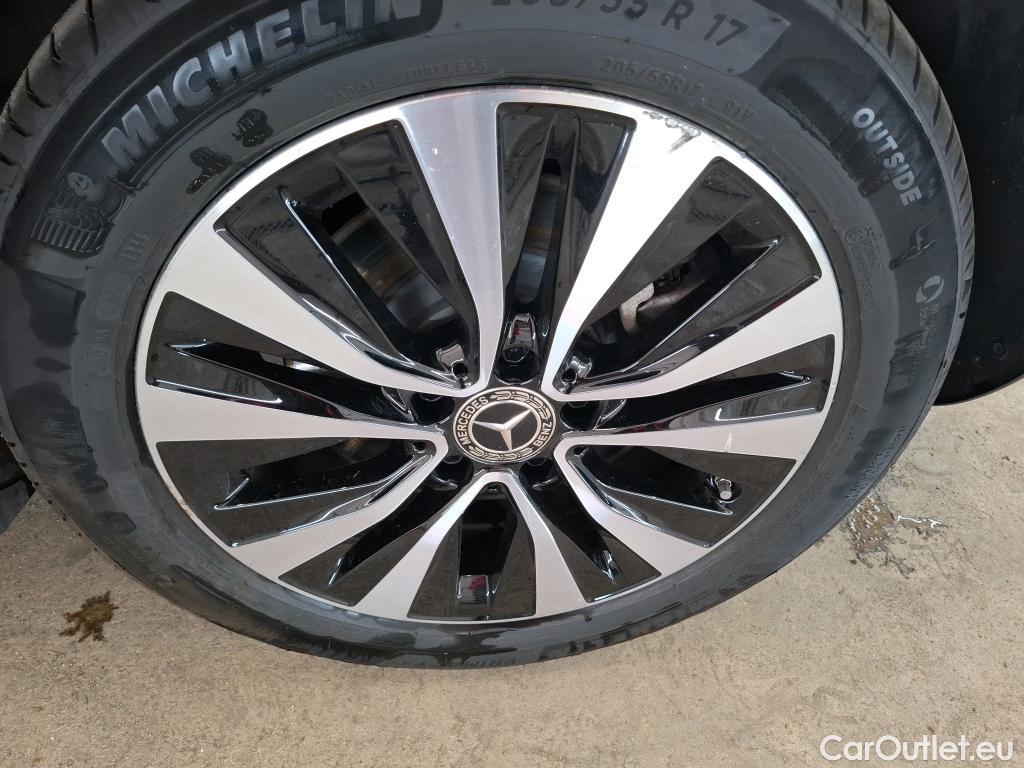  Mercedes  A-Klasse MERCEDES BENZ Classe A Compact 2018 5P Berline A 250 e Business Line 8G DCT #12