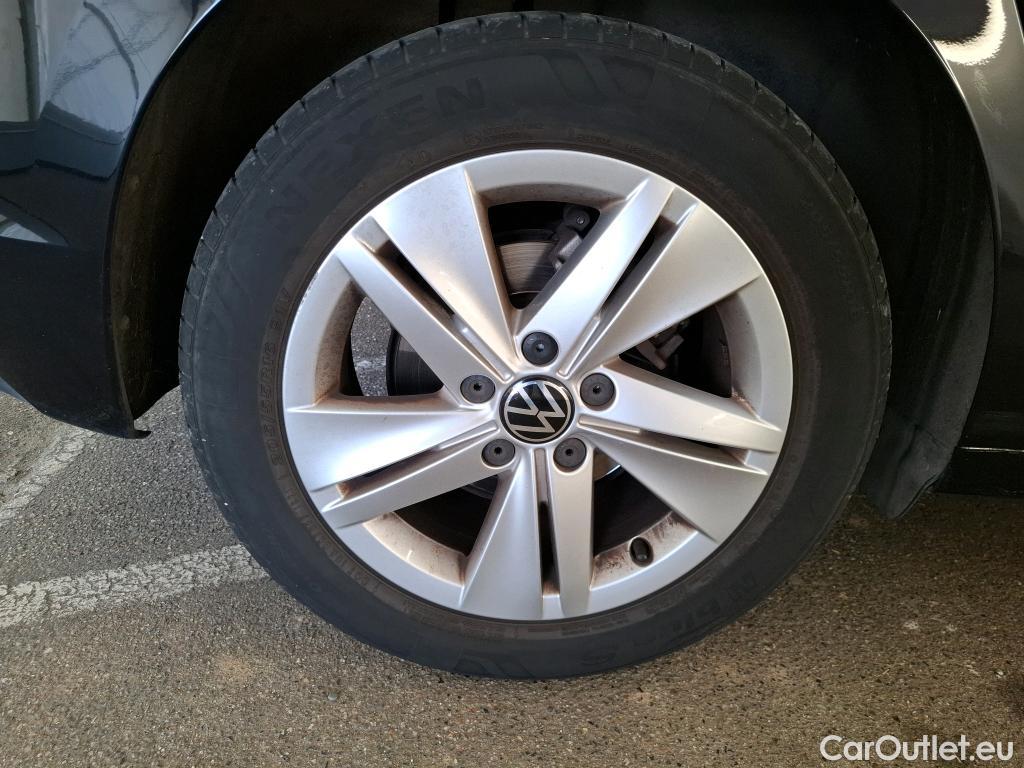  Volkswagen  Golf  VOLKSWAGEN / 2020 / 5P / Berline 1.0 eTSI OPF 110 DSG7 Life Business #49