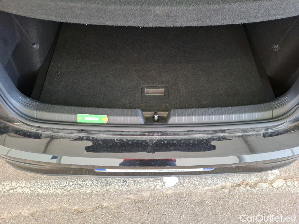  Volkswagen  Golf  VOLKSWAGEN / 2020 / 5P / Berline 1.0 eTSI OPF 110 DSG7 Life Business #68
