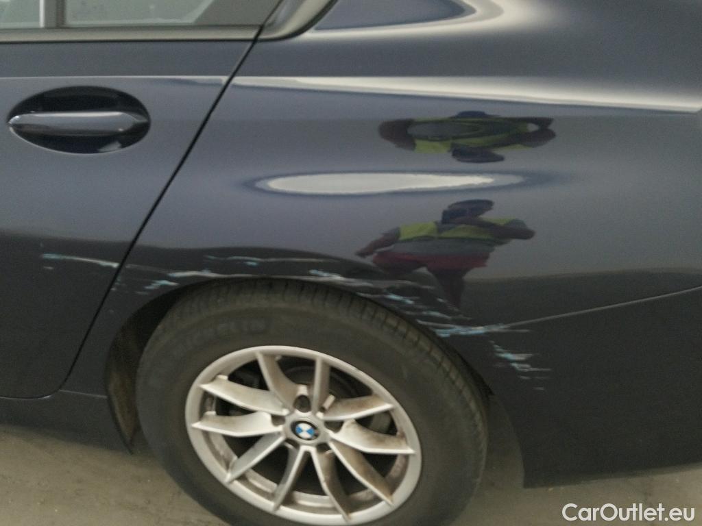  Bmw  Serie 3 BMW  / 2018 / 4P / sedán 318d Auto. #1