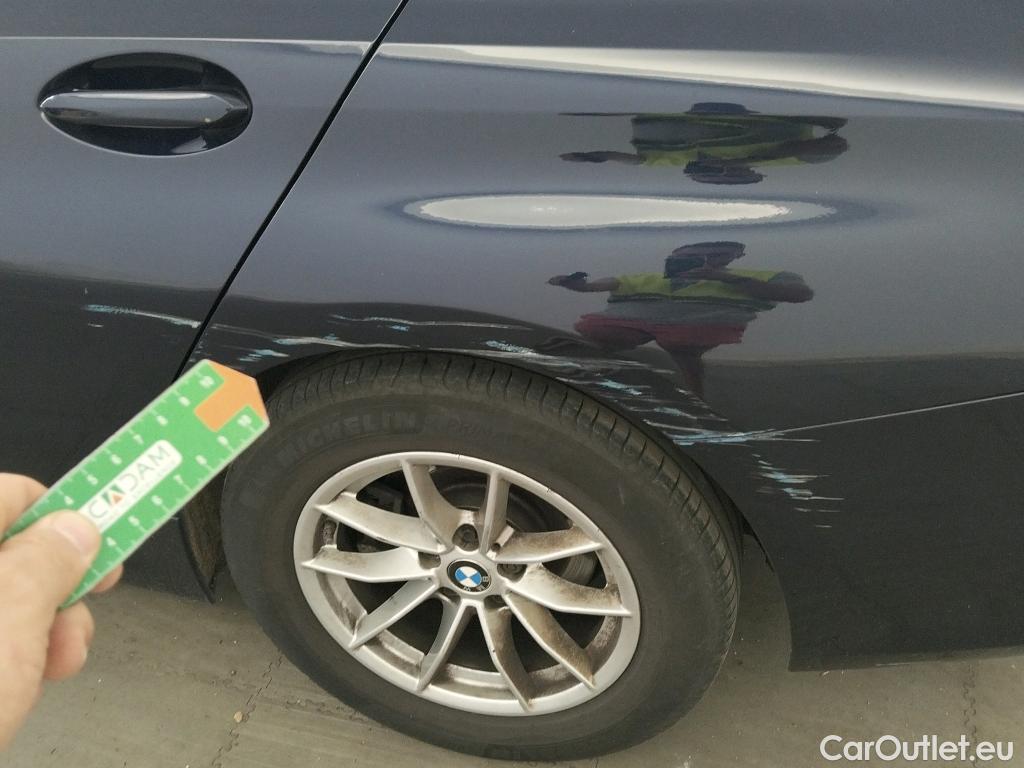  Bmw  Serie 3 BMW  / 2018 / 4P / sedán 318d Auto. #2