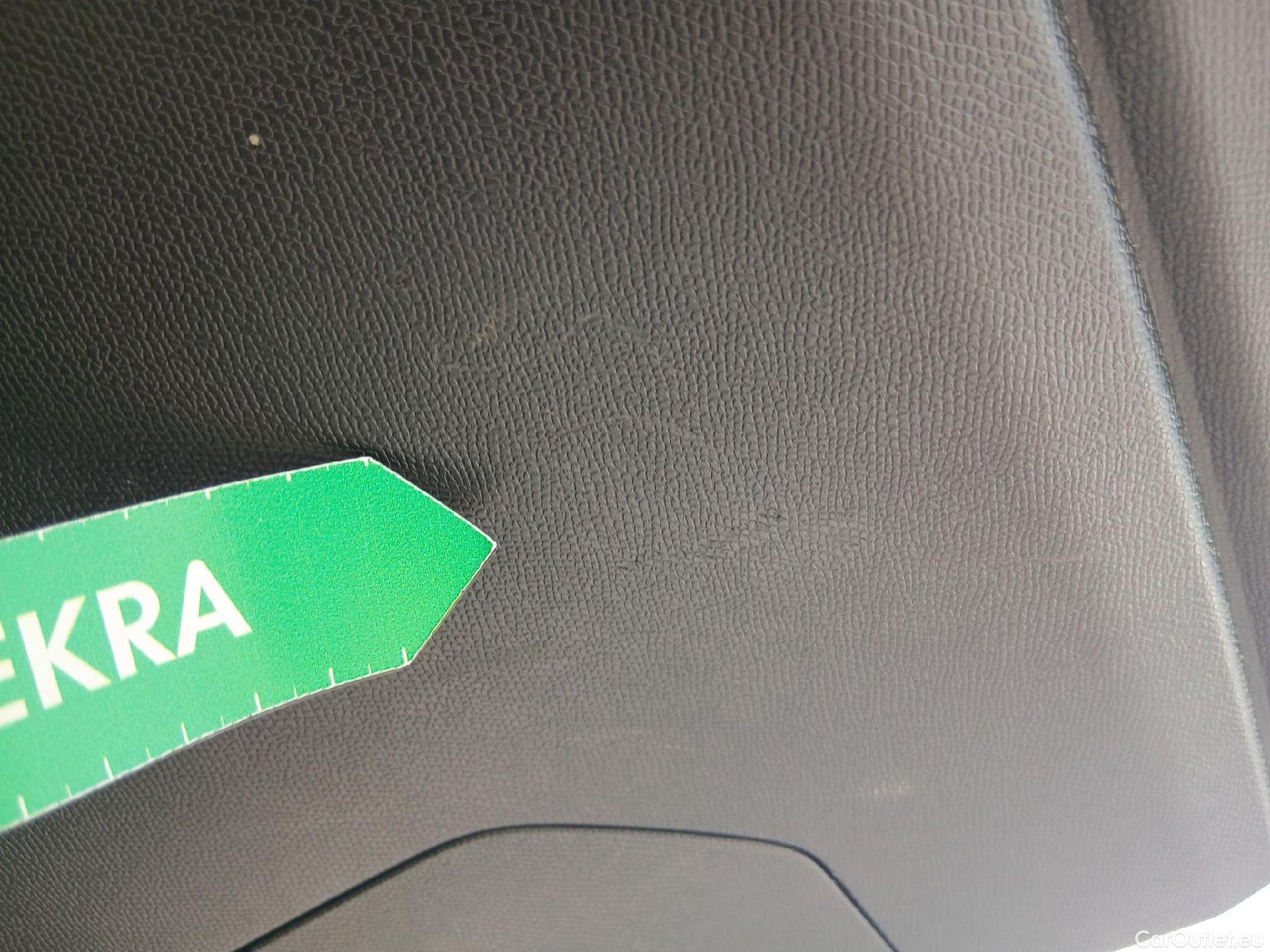  DS  DS4 DS DS 4 / 2021 / 5P / berlina con portón BlueHDi 130 auto BASTILLE + (AC) #17