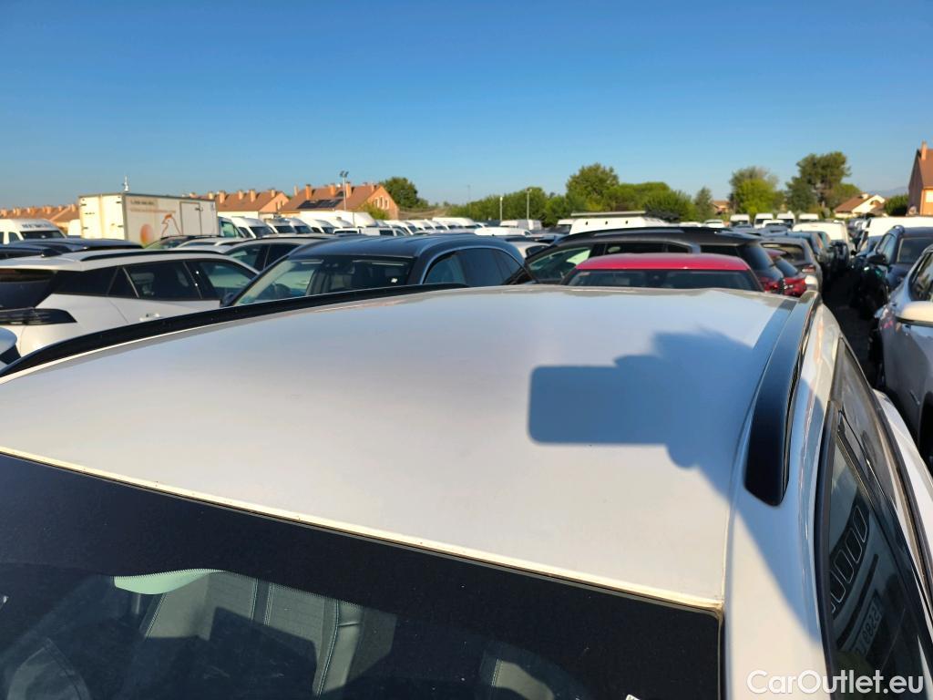  Peugeot  2008 PEUGEOT  / 2019 / 5P / todoterreno Allure BlueHDI 81kW (110CV) #4