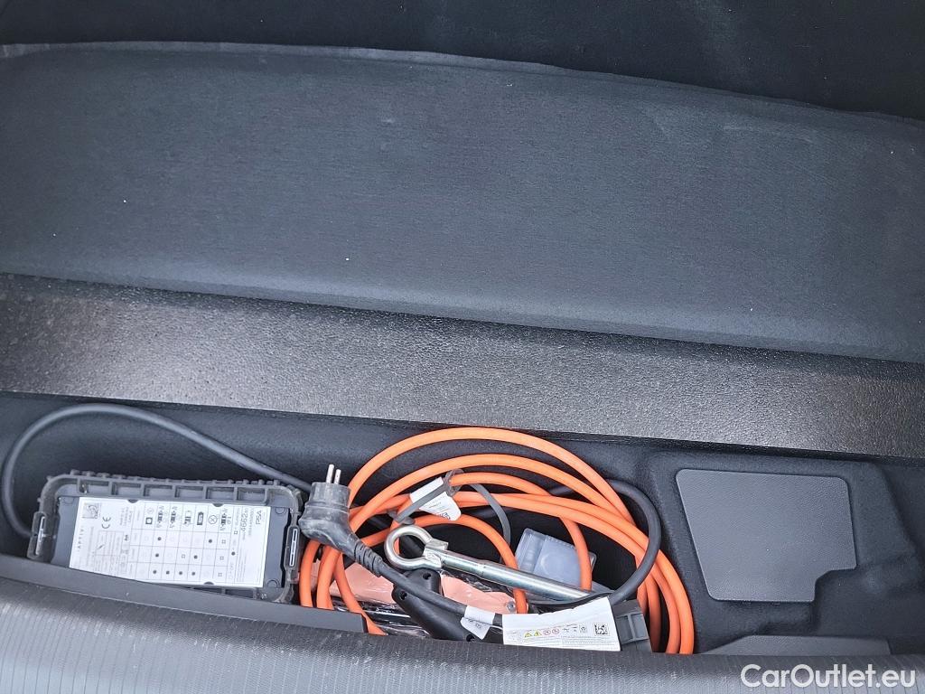  Peugeot  508 PEUGEOT  Hybrid / 2018 / 5P / berlina con portón 5P Allure HYBRID 225 e-EAT8 #10