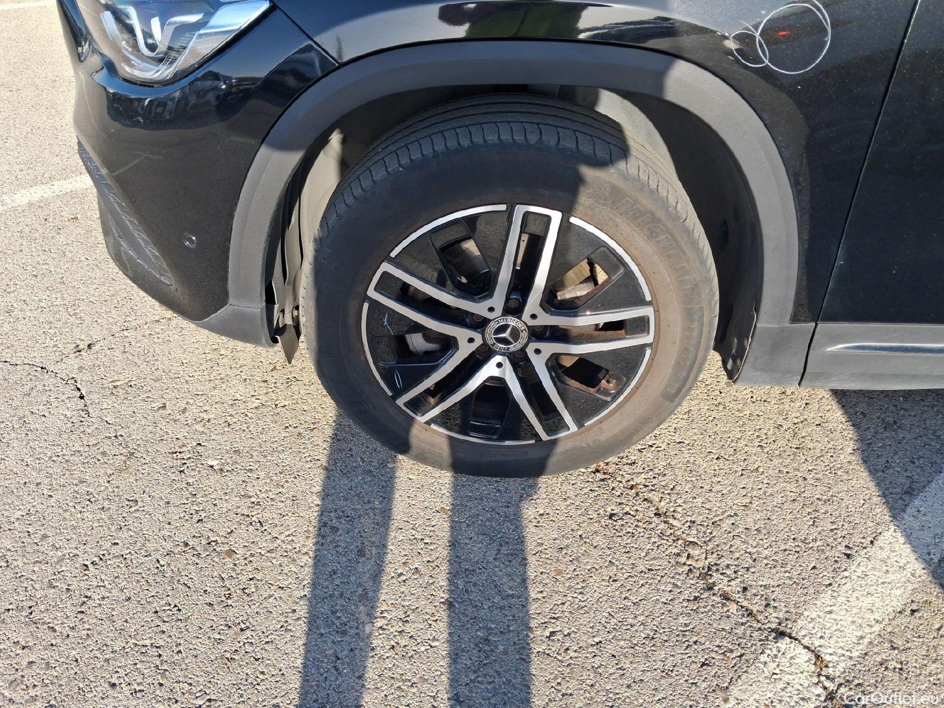  Mercedes  GLA MERCEDES-BENZ  / 2020 / 5P / todoterreno  250 e #24