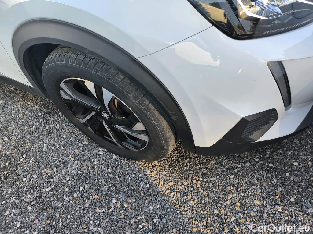  Peugeot  2008 PEUGEOT  / 2019 / 5P / todoterreno Allure BlueHDI 81kW (110CV) #30