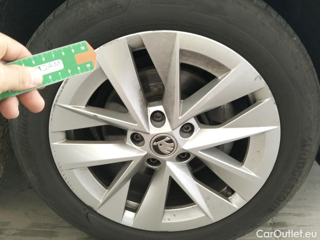  Skoda  Octavia SKODA  / 2020 / 5P / berlina con portón 2.0 TDI 110kW (150 CV) DSG Style #16