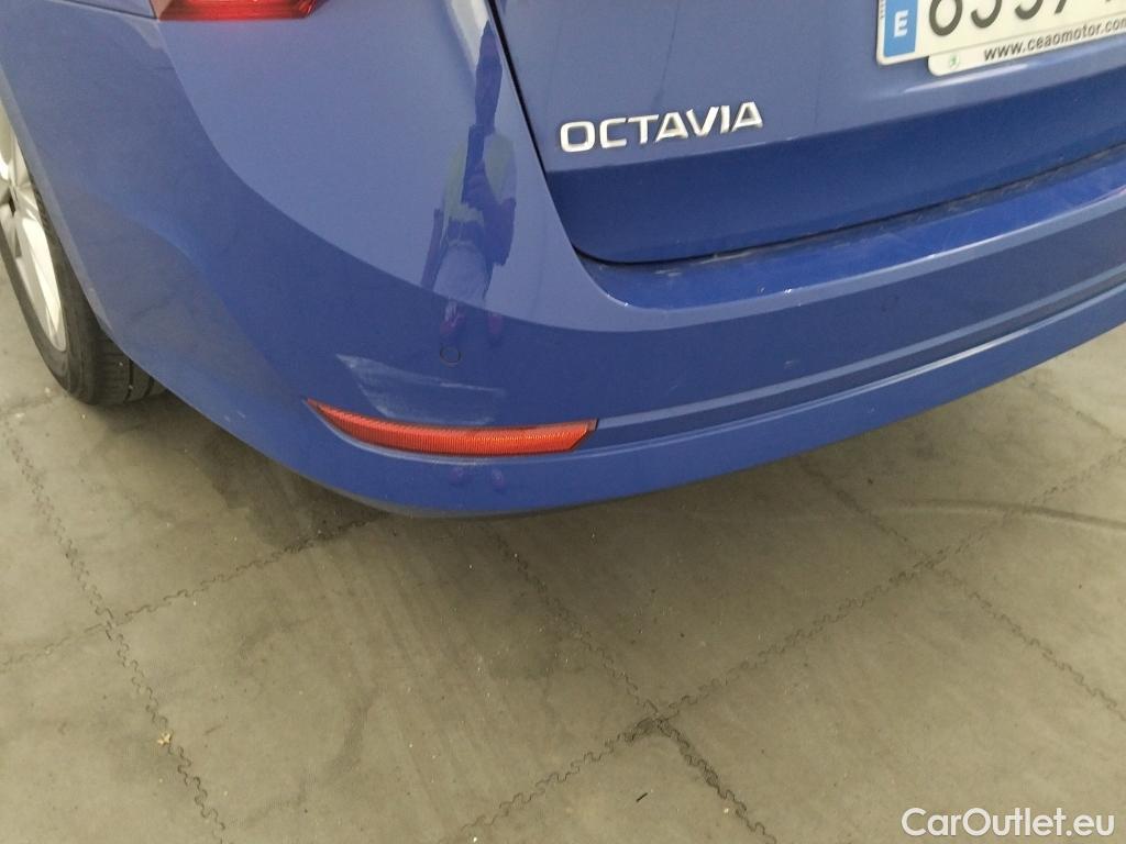  Skoda  Octavia SKODA  / 2020 / 5P / berlina con portón 2.0 TDI 110kW (150 CV) DSG Style #21