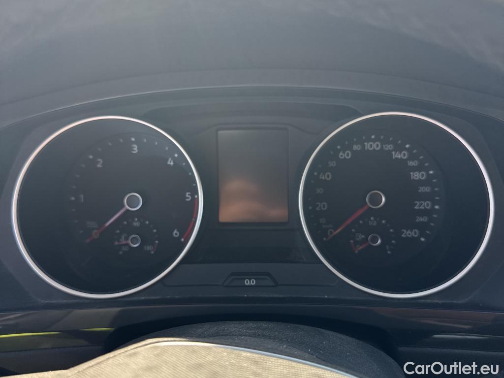 Volkswagen  Tiguan VOLKSWAGEN  / 2020 / 5P / todoterreno Life 2.0 TDI 110kW (150CV) DSG (AC2) #17