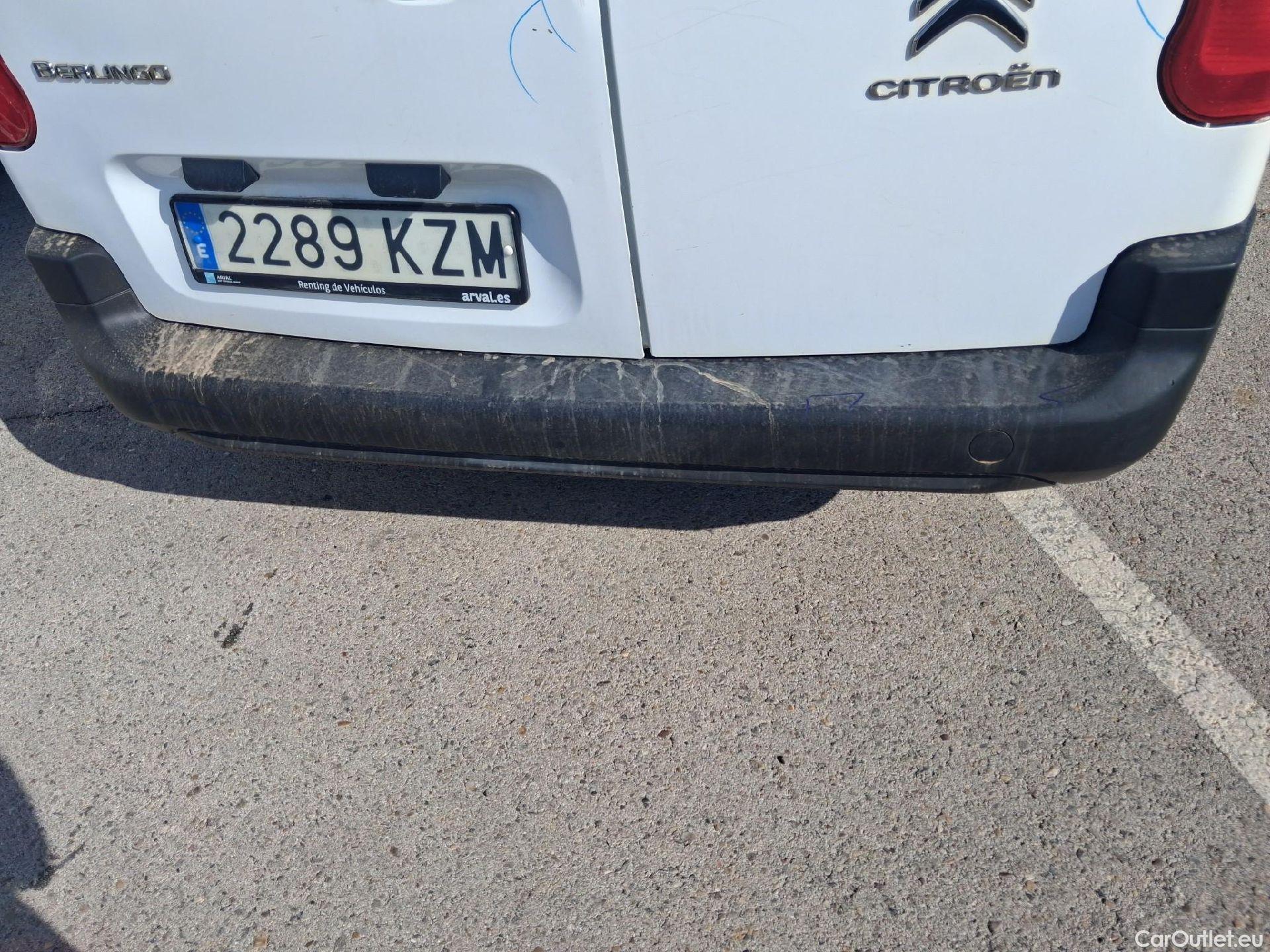  Citroen  Berlingo CITROEN  / 2018 / 4P / combi Talla M BlueHDi 100 LIVE (AC) #34