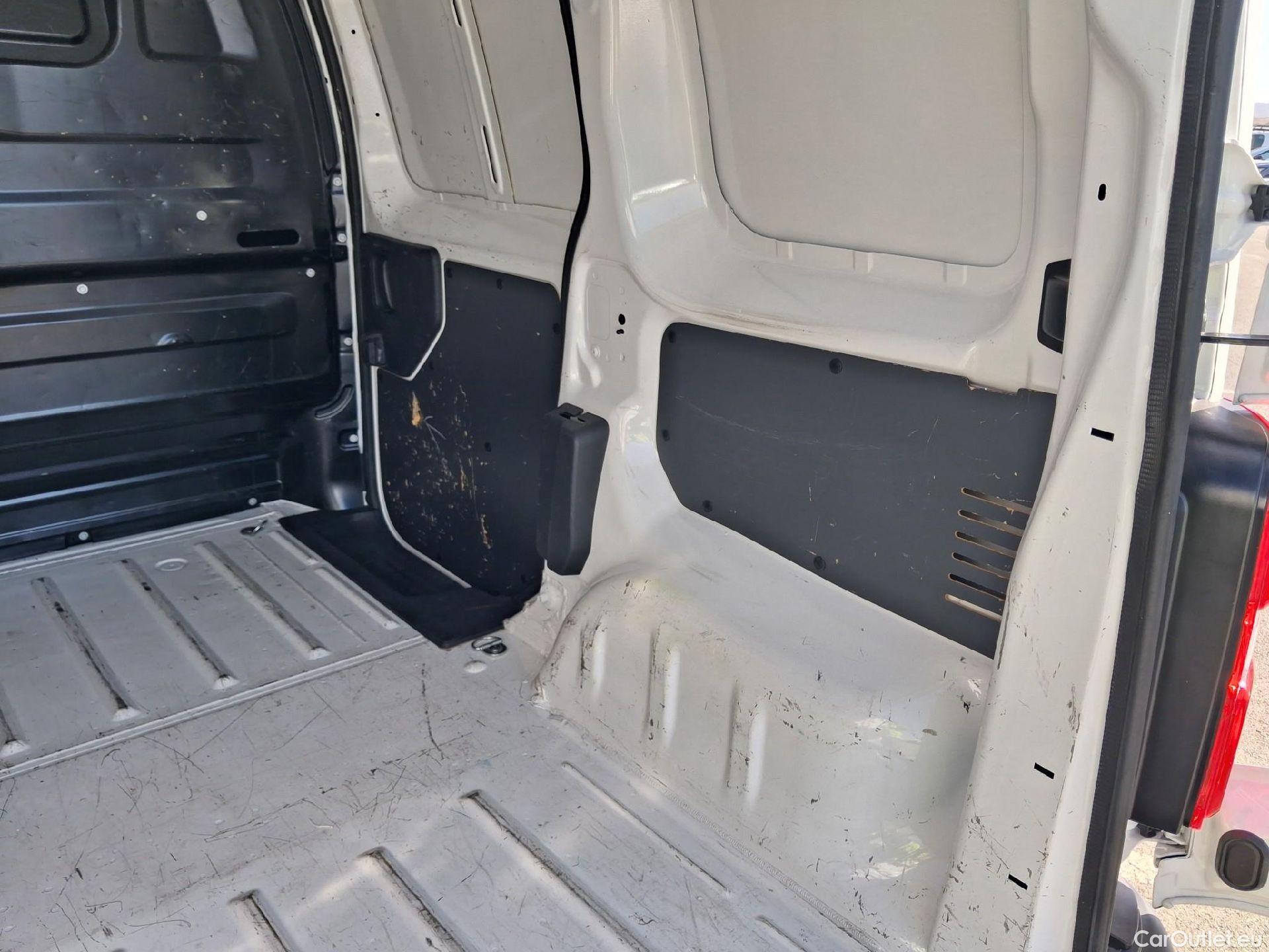  Opel  Vivaro OPEL  / 2019 / 4P / furgón 1.5 Diésel 74kW (100CV) S Inc. Express #15