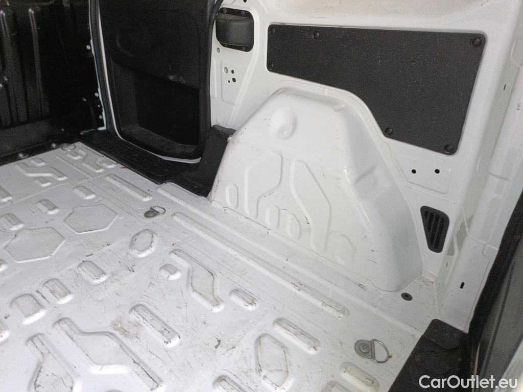  Fiat  Doblo FIAT Doblò Cargo/2015/4P/furgón derivado de turismo Cargo SX 1.6 Mjet 66kW (90CV) #6