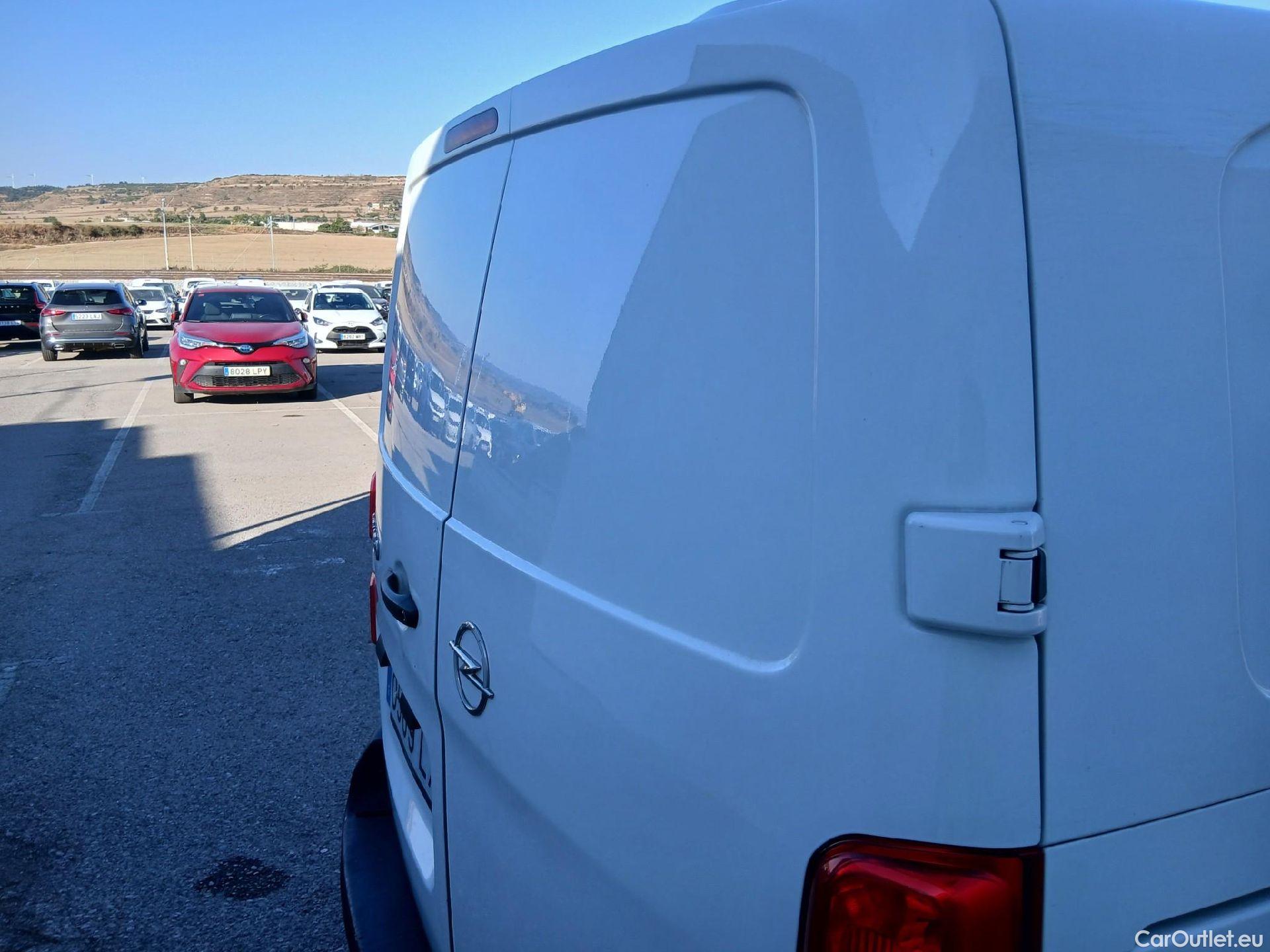  Opel  Vivaro OPEL  / 2019 / 4P / furgón 1.5 Diésel 74kW (100CV) M Std Express (AC) #18
