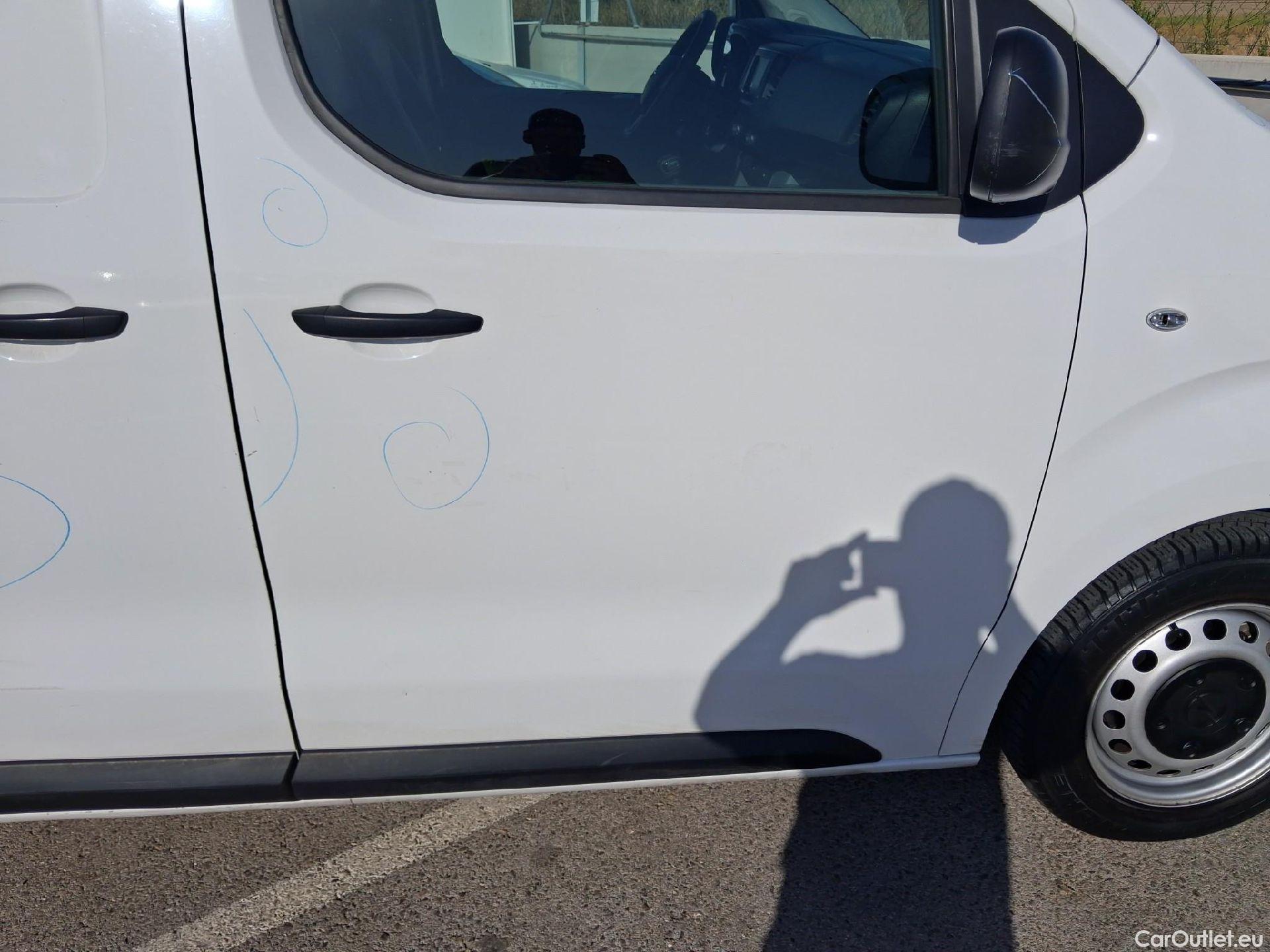  Opel  Vivaro OPEL  / 2019 / 4P / furgón 1.5 Diésel 74kW (100CV) S Inc. Express #55