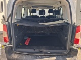  Citroen  Berlingo CITROEN  / 2018 / 4P / combi Talla M BlueHDi 100 LIVE (AC) #8