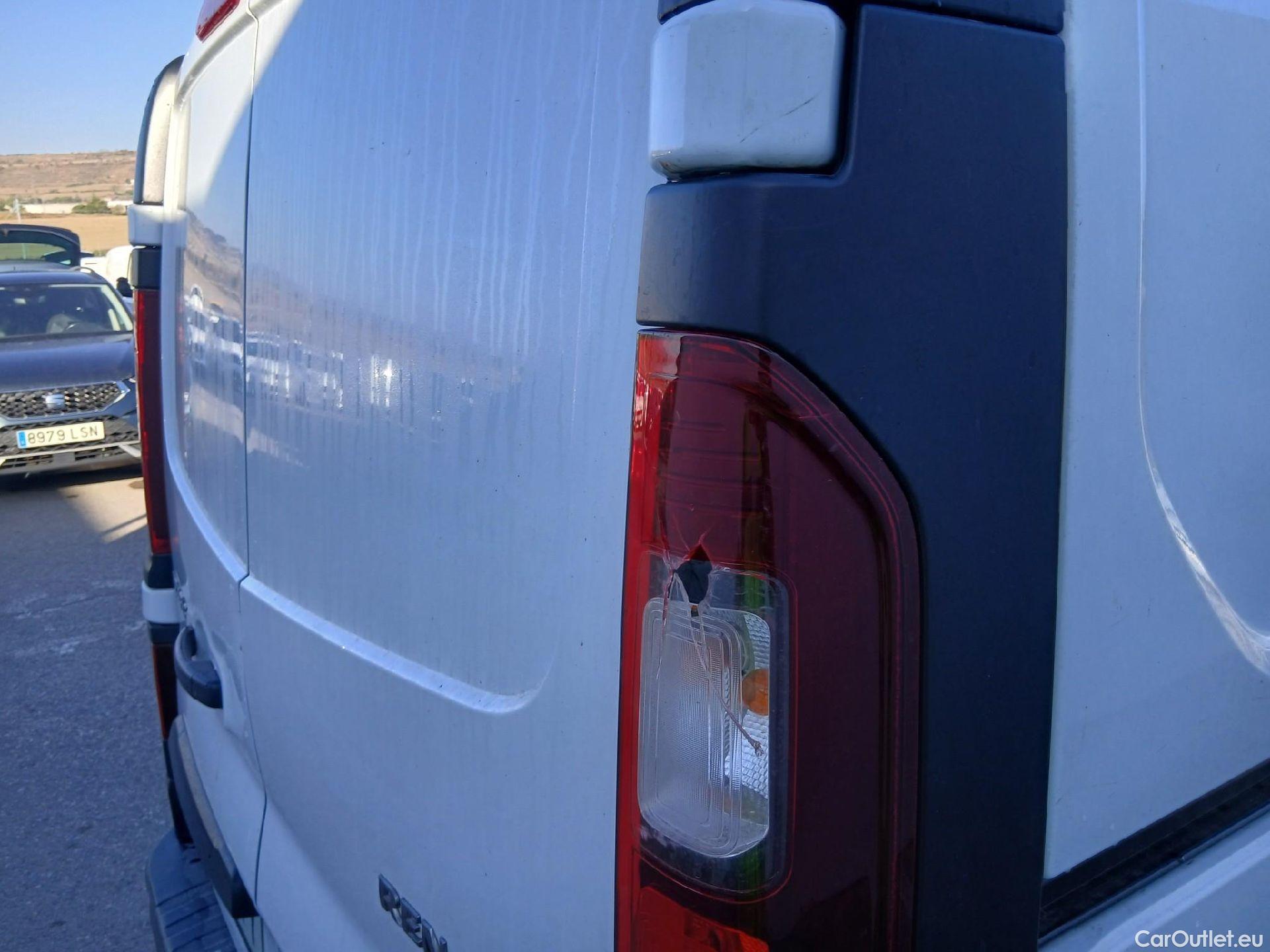  Renault  Trafic RENAULT  / 2021 / 4P / furgón Furgón L1H1 Blue dCi 96 Kw (130 CV) (AC4) #16
