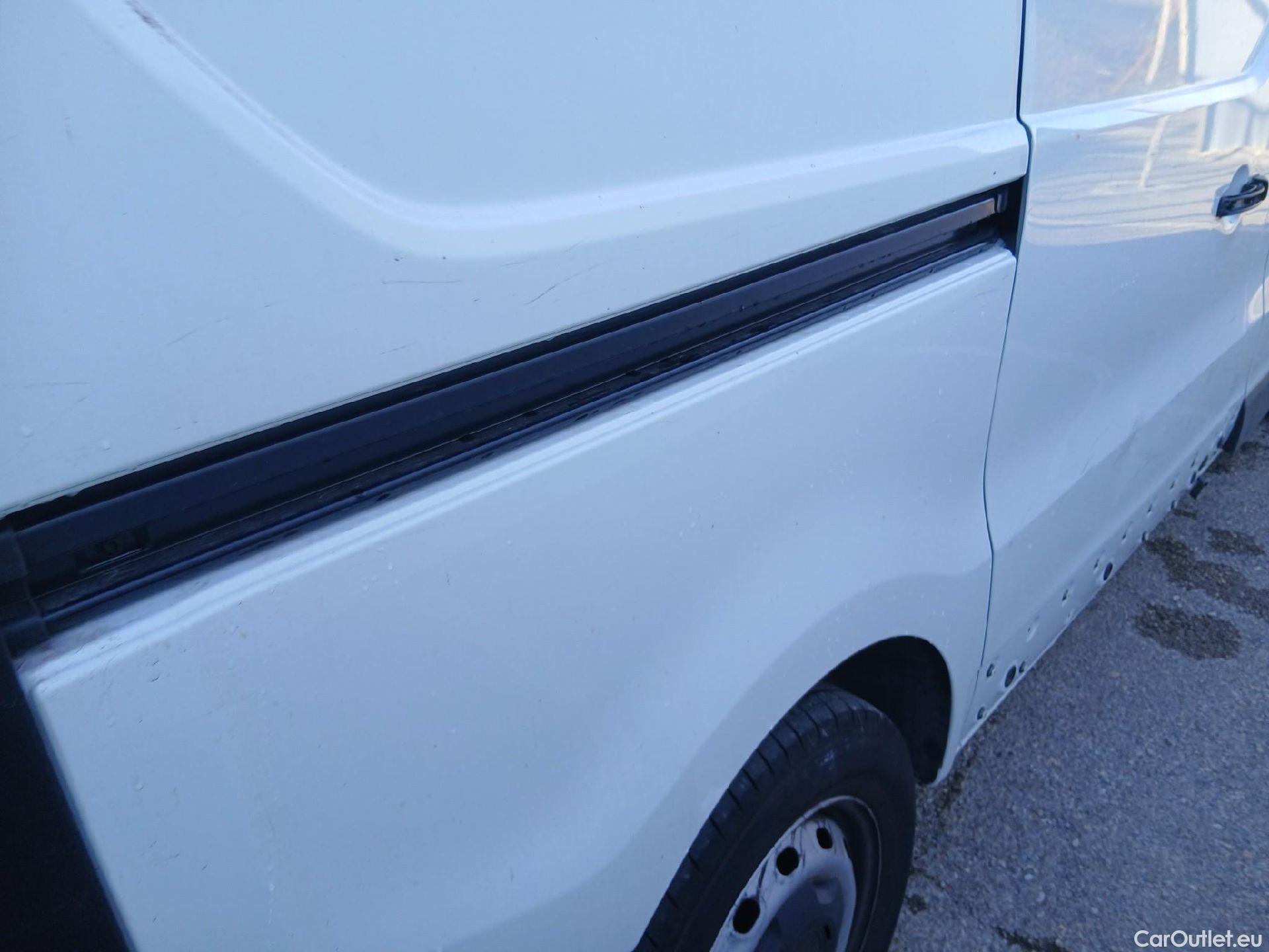  Renault  Trafic RENAULT  / 2021 / 4P / furgón Furgón L1H1 Blue dCi 96 Kw (130 CV) (AC4) #18