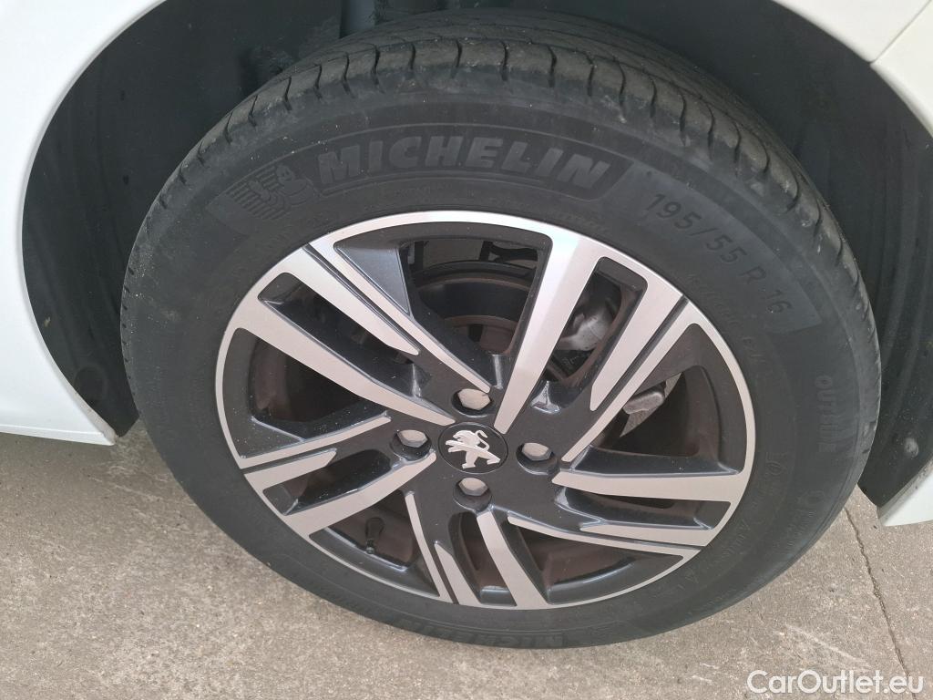  Peugeot  208  Allure Business 1.2 PureTech 100CV BVM6 E6d #7