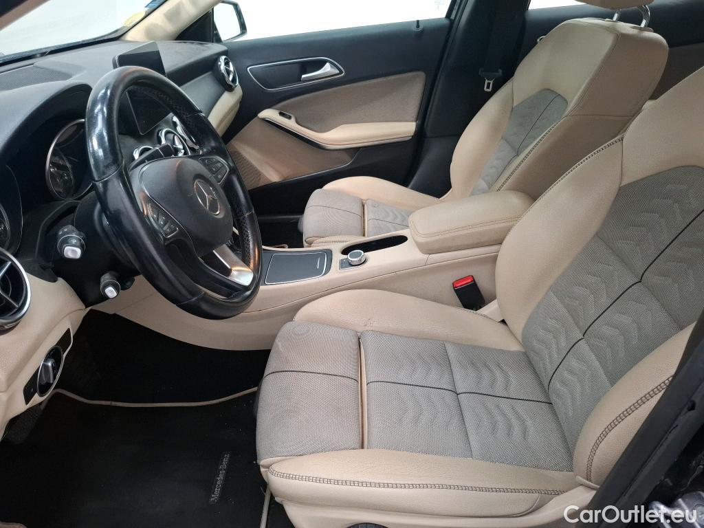  Mercedes  GLA MERCEDES-BENZ Classe  / 2017 / 5P / SUV  220 d Business Edition BVA7 #52